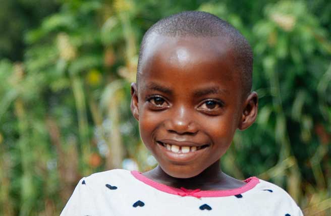 Valentine fra Rwanda får hjemmeskole