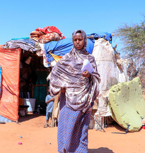 Fasia fra Somalia. Økende sultkrise i Somalia går hadt utover tenåringsjentene.