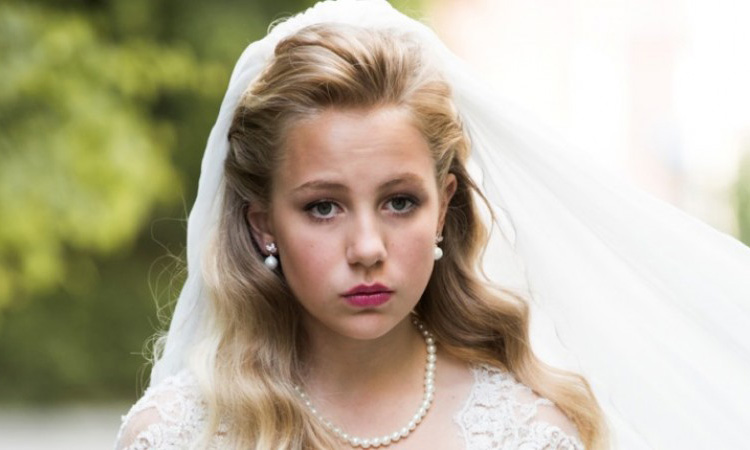 Den fiktive barnebruden Thea fra kampanjen Stopp bryllupet
