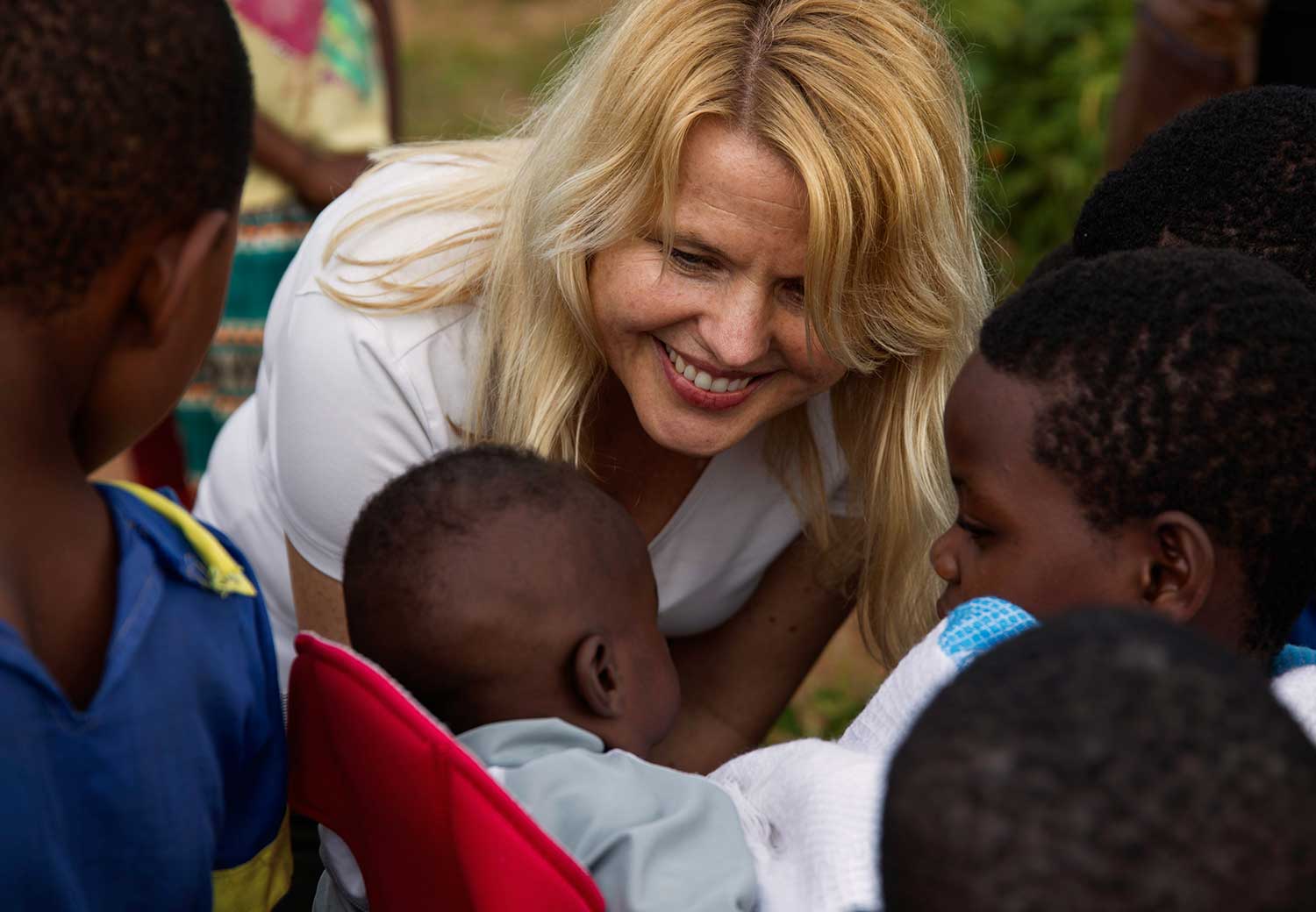 Kari Helene Partapuoli på besøk i Malawi.