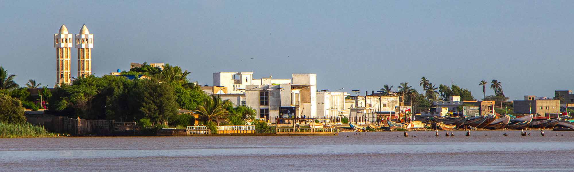 Landskap langs elven Saint Louis i Senegal