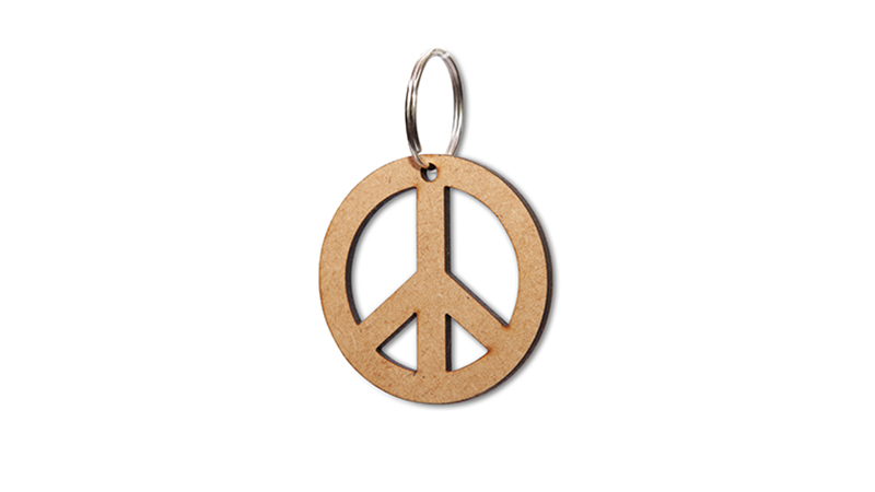 Julegave med mening: Nøkkelring, peacetegn. Foto.