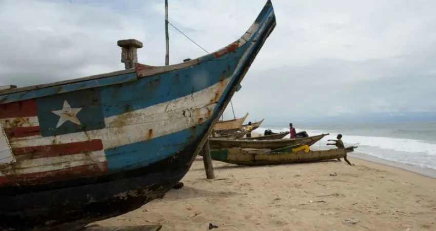 Båter på strand i Nigeria