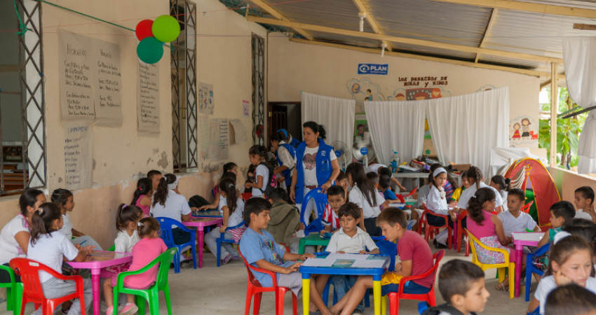 Barnevennlig telt for barna i det jordskjelvrammede området Manabi