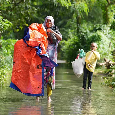 Gatene i Bangladesh er oversvømte.