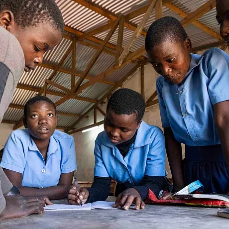 Loveness med venner i Malawi