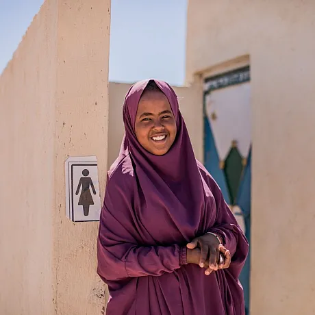 Hamda utenfor jentetoalettet i Somalia