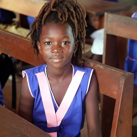 Jente på skolebenken i Sierra Leone