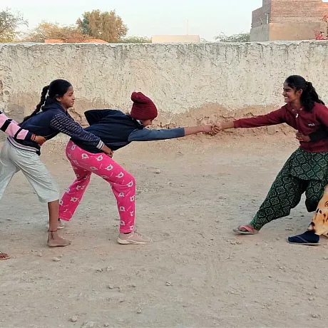 Ungdommer leker i India