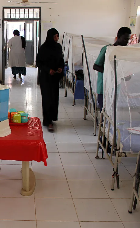 Sykehus i Sudan blir angrepet