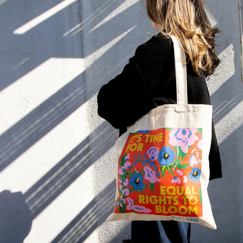 Gaver med mening: Handlenett "It's time for equal rights to bloom". Miljø. Foto.