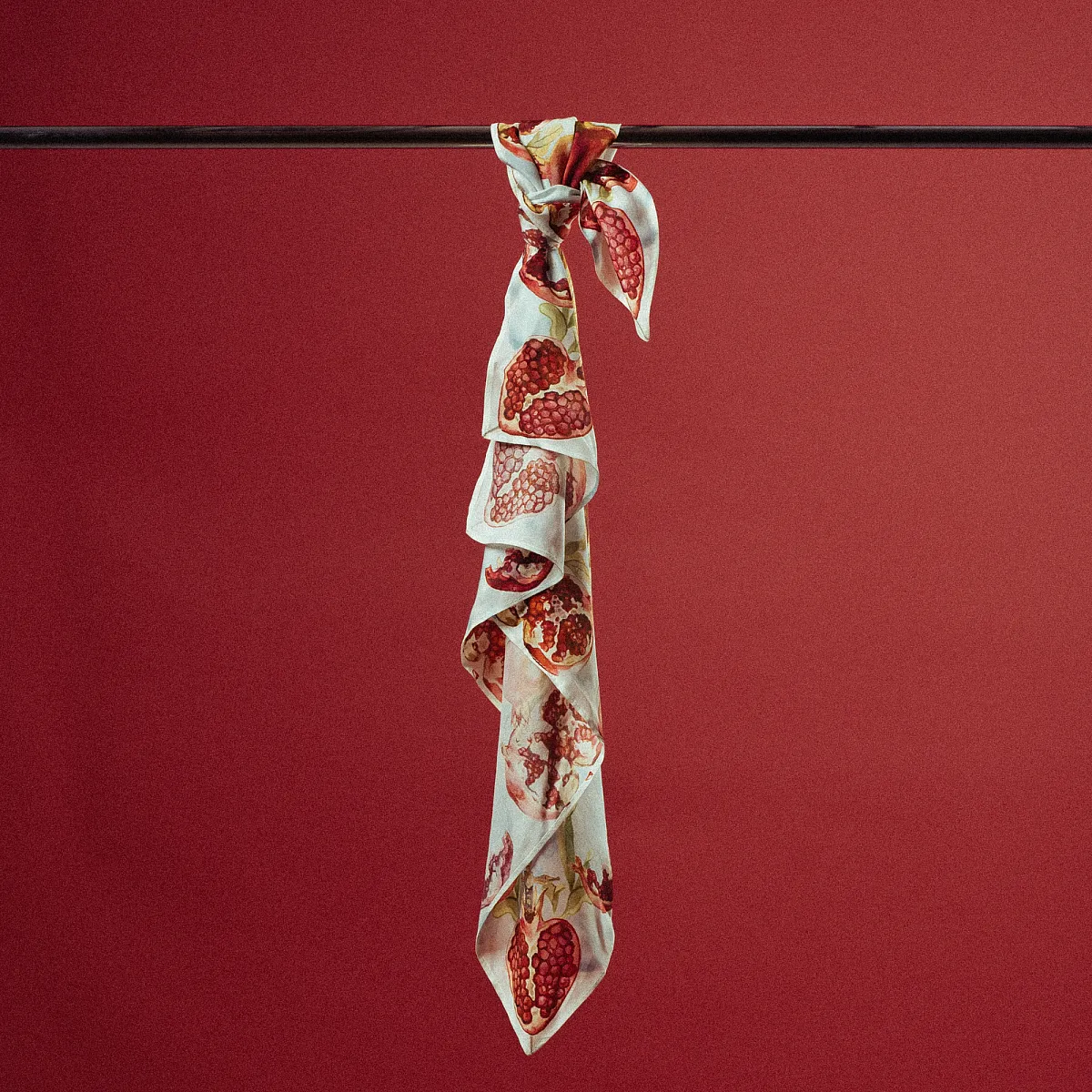 Gaver med mening:  Skjerf "Thea". Miljø. Foto.