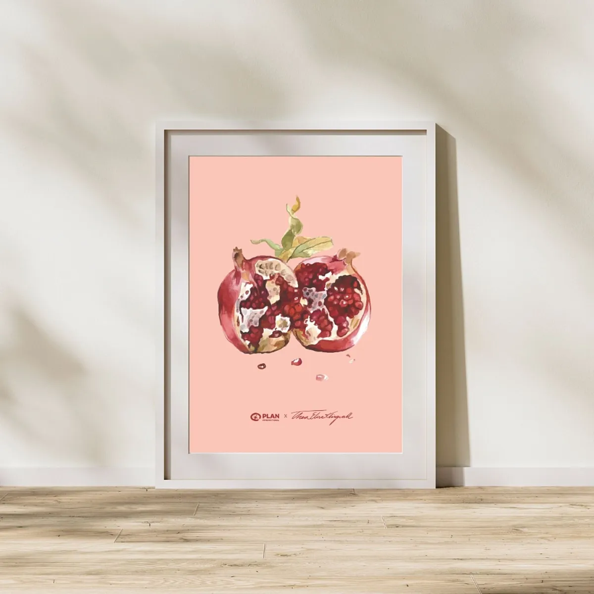 Gaver med mening: Plakat, Thea x granateple, rosa, miljø. Foto.