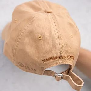 Gaver med mening: Barnecaps, Mamma er sjefen. Miljø. Foto.