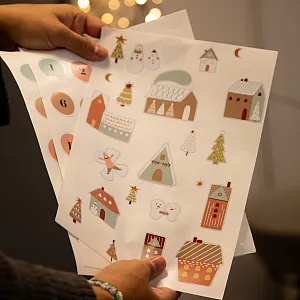 r med mening: Klistremerker med nummer 1-24. Miljø.