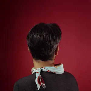 Gaver med mening:  Skjerf "Thea". Miljø. Foto.