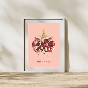 Gaver med mening: Plakat, Thea x granateple, rosa, miljø. Foto.
